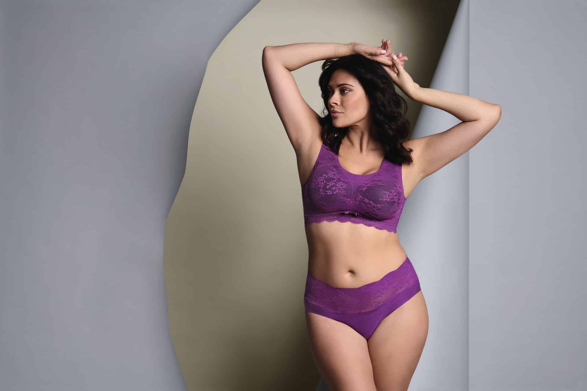 Essentials Lace, magic purple LE Anita corseterie